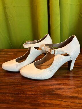 Giani Bernini Womens Velma Faux Leather Mary Jane Heels White